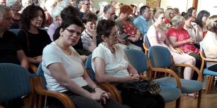 Üveges Katalin és édesanyja a koncerten. Fotók: a szerző