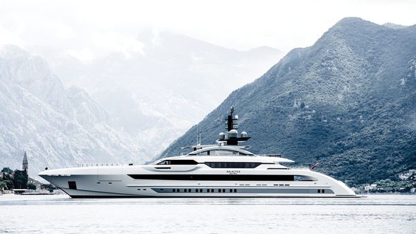 orosz milliárdosok, Szankciók: Partra vetett orosz milliárdosok