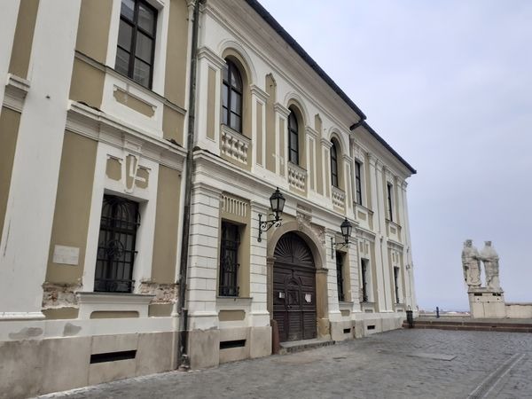 vár, Helyzetjelentés a vár megújításáról