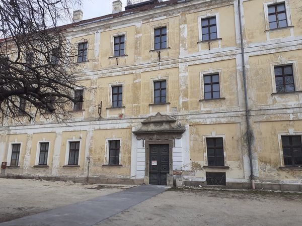 vár, Helyzetjelentés a vár megújításáról