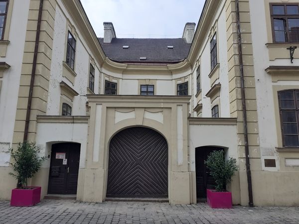 vár, Helyzetjelentés a vár megújításáról