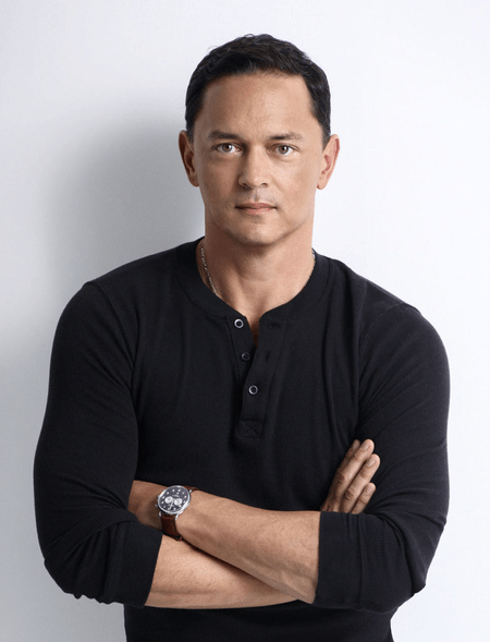 Szürke Ember, KÖNYV – A Szürke Ember