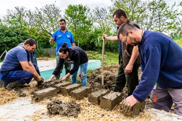vályogház, VÁLYOGHÁZ – A múlt és a jövő háza?