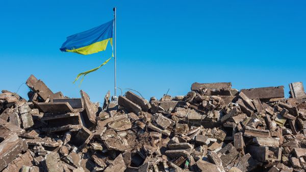ukrán front, Ukrán front – Drónok és politikusok harca