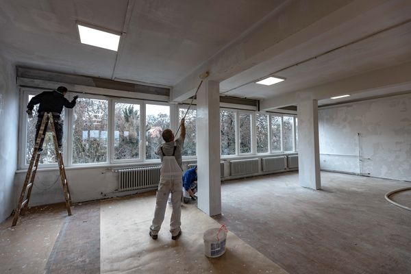 Dimitrov, DIMITROV – Hangár és CODE