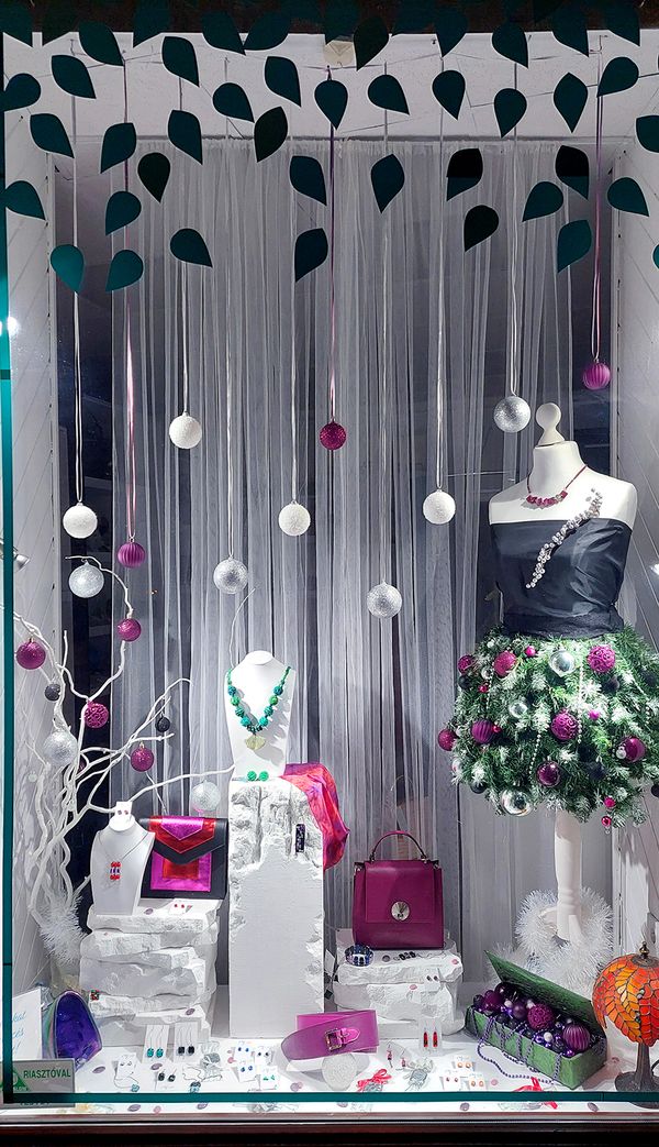 Üvegcse, KÁPRÁZAT – Üvegcse, a harmónia szigete