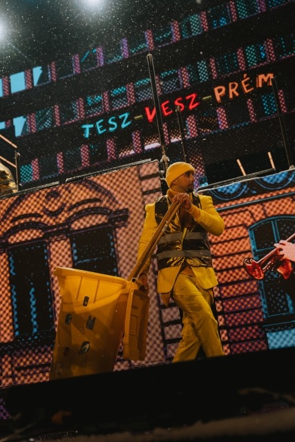 EKF-nyitány Veszprém, EKF-nyitány: Veszprém, a tükrön túl