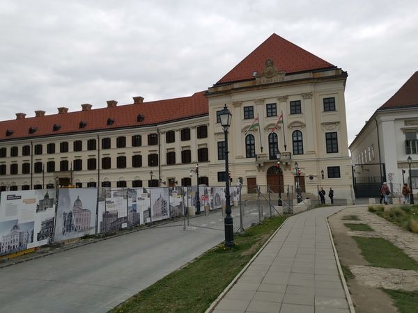 Budavári Palotanegyed, BUDAVÁRI PALOTANEGYED: Újjászületőben az úri Magyarország