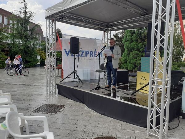 könyvhét, KÖNYVHÉT – Nagy az írástudók felelőssége