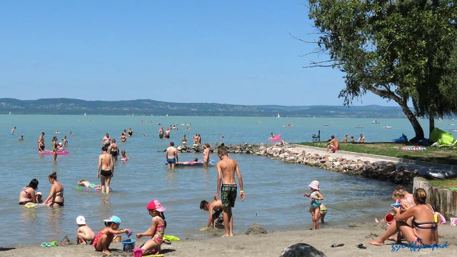 Balaton, BALATON – Nem kispénzűnek való vidék