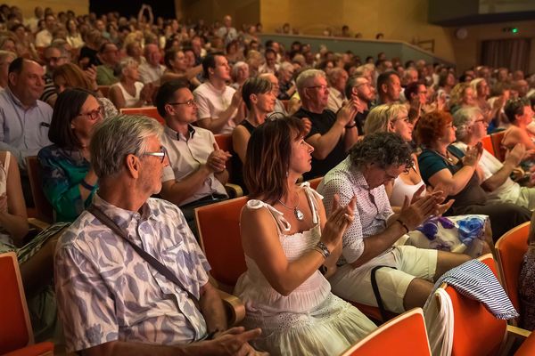 Rost Andrea, ROST ANDREA – Katarzis a Hangvillában
