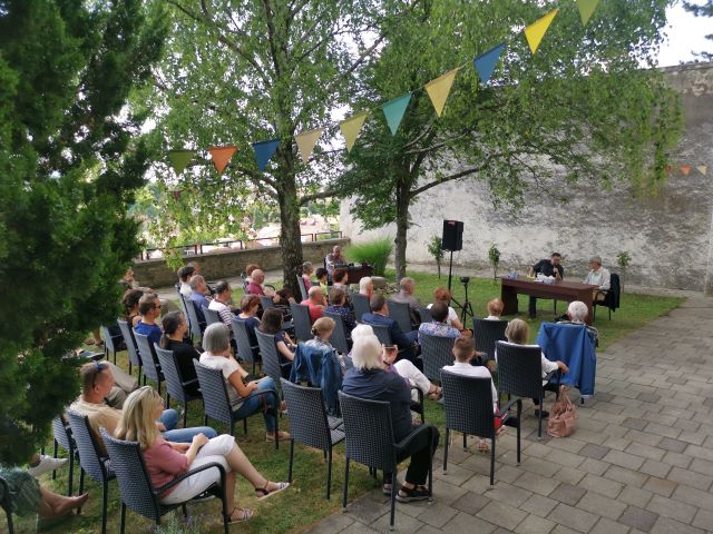 Kiss László, TUDOMÁNY – Kiss László csillagász a végiggondolhatatlanról