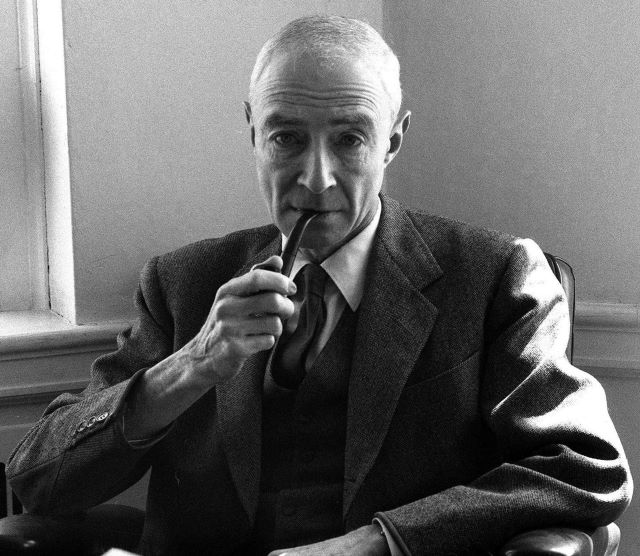 Oppenheimer, OPPENHEIMER – Világbéke és világvége