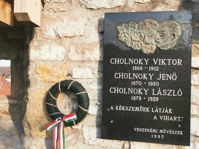 Cholnoky fivérek, A CHOLNOKY FIVÉREK – Tudósok és félőrült zsenik