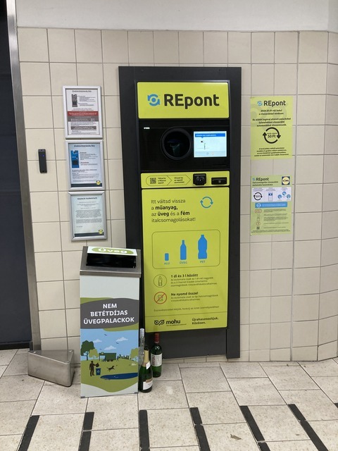 üvegvisszaváltó, ÜVEGVISSZAVÁLTÓ – Az automaták csendje